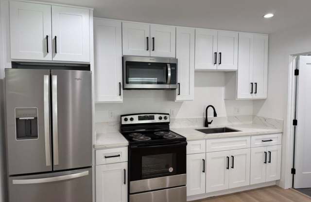 24332 Chestnut St Newhall, CA 91321