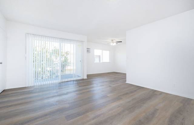 Photo of 20317 Saticoy St.