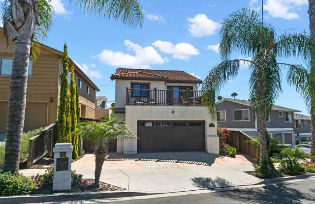Exquisite beach home with Ocean and Harbor activities abound!