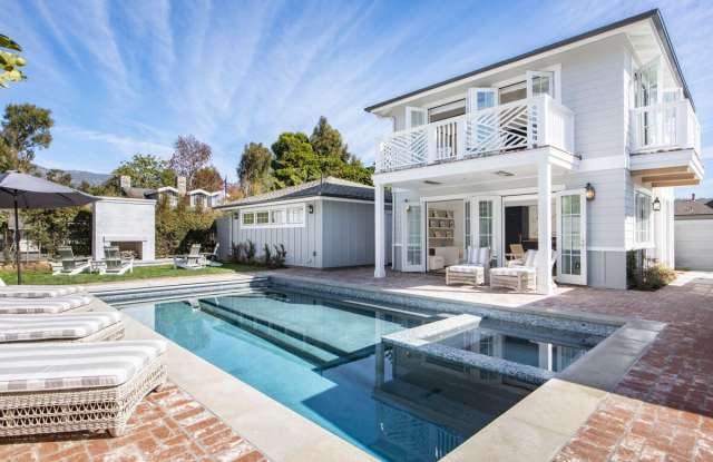 1112 Hill Rd