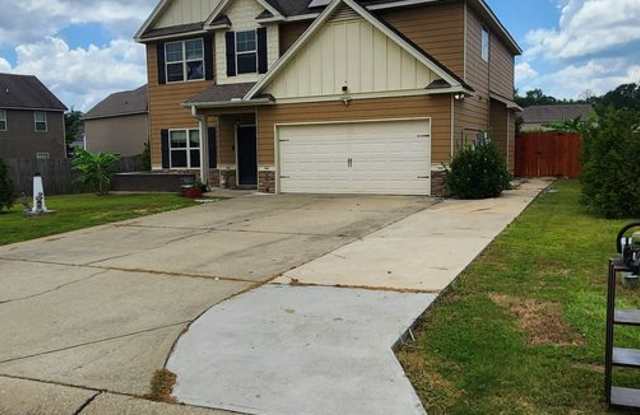 "NEW LOWER PRICE" LOVELY TWO-STORY W/ 5 BEDS, 3 FULL BATHS. LOCATED IN A GREAT NEIGHBORHOOD