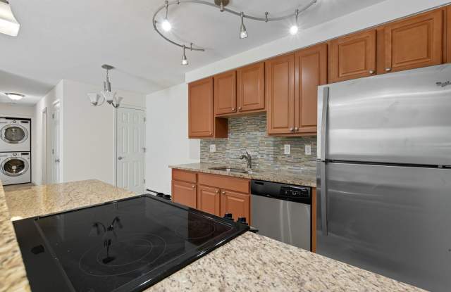 South Boulder 2-bedroom, 2-bath condo with laundry, pool, and heat included