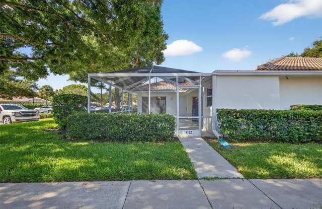 7102 Geminata Oak Ct