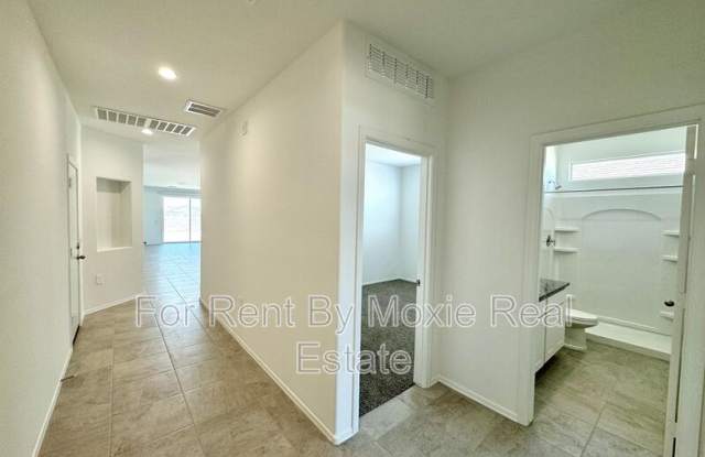 36080 West San Ildefanso Avenue