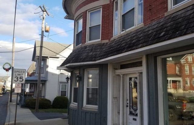 212 E Main St - 212 East Main Street, New Holland, PA 17557