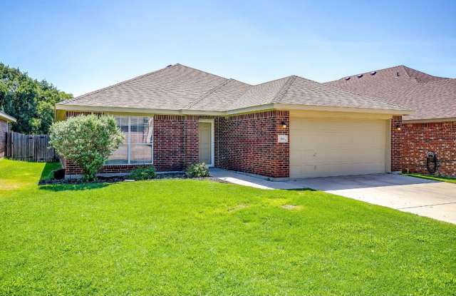 Photo of Adorable 4/2/2 located minutes from Weatherford High School