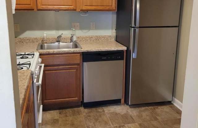 1605 MEADOWVIEW LN #1605