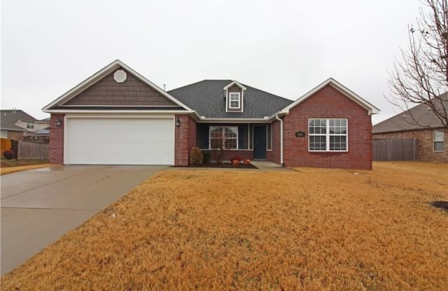 640 Lasso  LN - 640 Lasso Lane, Centerton, AR 72719