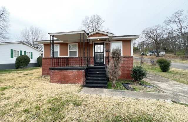 516 Athens Ct S