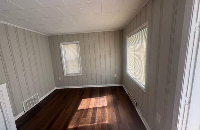 Charming 4-Bedroom Property in Prime Location