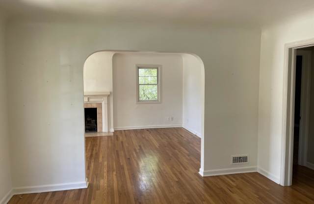 1547 E Hollywood Ave