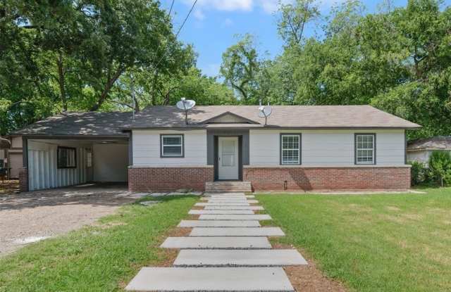 106 E Grove Street E