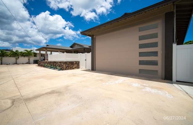 3bd / 2ba 1,480 sqft Condo in Waianae