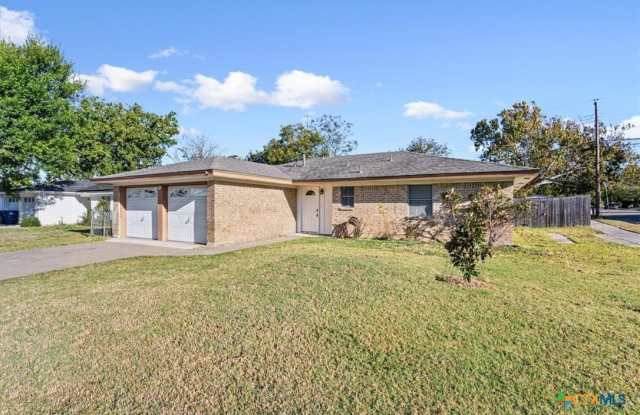 907 Willowbrook Street