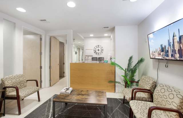 800 Second Avenue 806