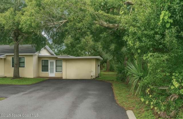 Photo of 1220 Fern Street unit: B