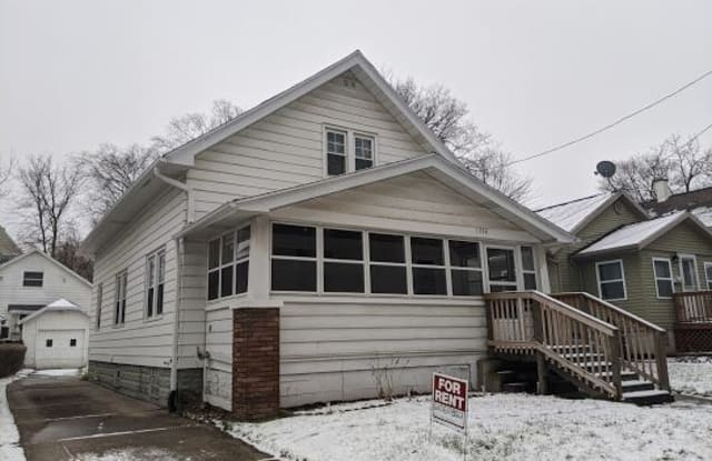 1332 Walker Ave NW - 1332 Walker Avenue Northwest, Grand Rapids, MI 49504