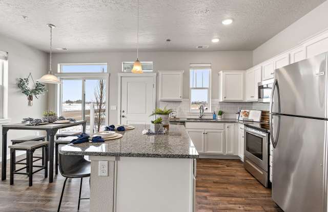 Sunnyvale Village - HOLIDAY MOVE-IN SPECIAL: GET 1 MONTH FREE!