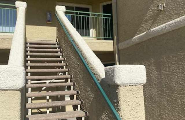 Very Nice Second Floor Condo!!!