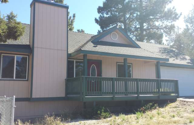 Photo of Large 3 Bedroom!