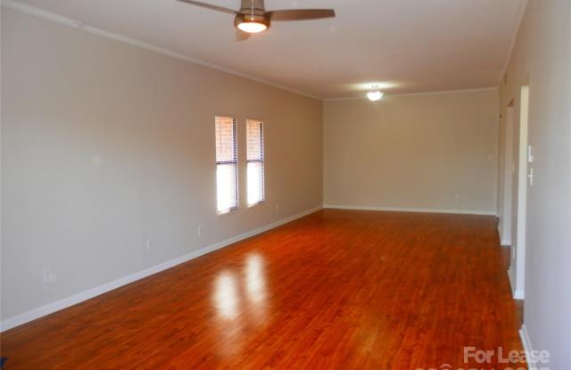 224 N Poplar Street