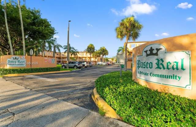 6235 Kendale Lakes Cir