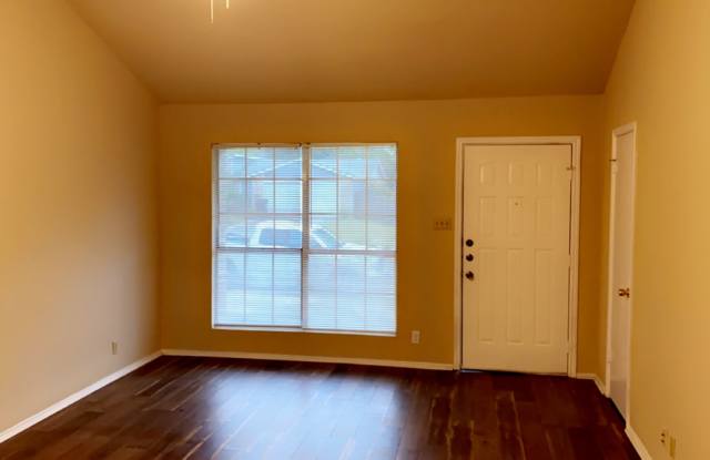 Welcome home to 3329 Country View!