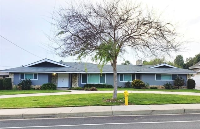 737 N Walnut Avenue - 737 North Walnut Avenue, San Dimas, CA 91773