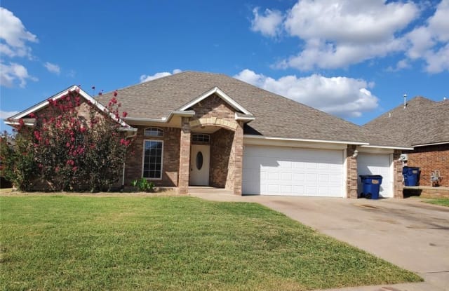 317 E Mobile Terrace - 317 East Noble Terrace, Mustang, OK 73064