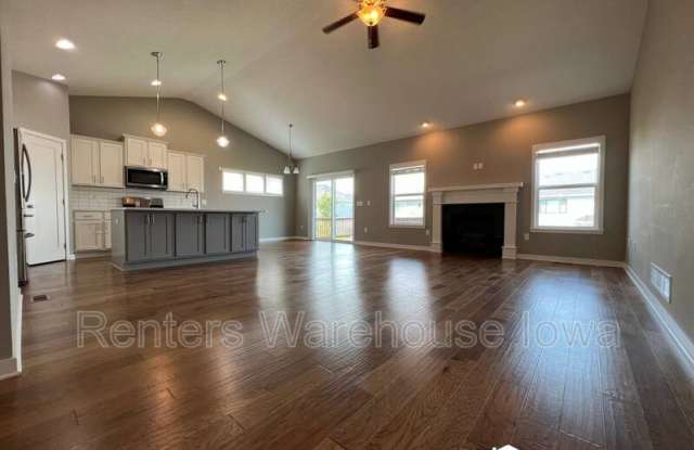 305 NE Prairie Wolf Dr