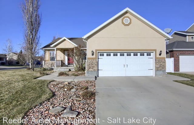 6656 West Scarlet Oak DR - 6656 W Scarlet Oak Dr, West Jordan, UT 84081