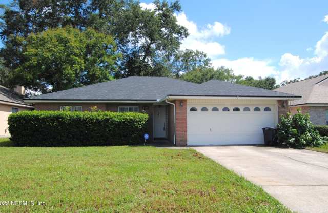 1639 SPRING BRANCH DR W - 1639 Spring Branch Drive West, Jacksonville, FL 32221