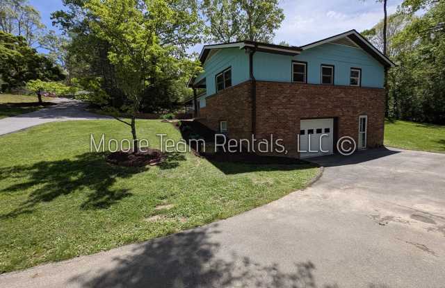 3/2 House W/ Basement Garage/Storage