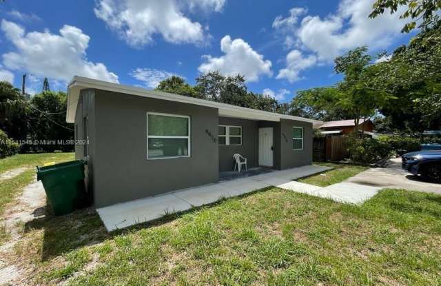 4910 SW 28th Ter - 4910 Southwest 28th Terrace, Dania Beach, FL 33312