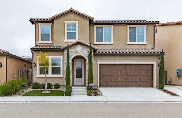 Luxury Living in Copper River: Spacious 4-Bedroom Rental with Open Concept Design, SOLAR, and Large Yard!
