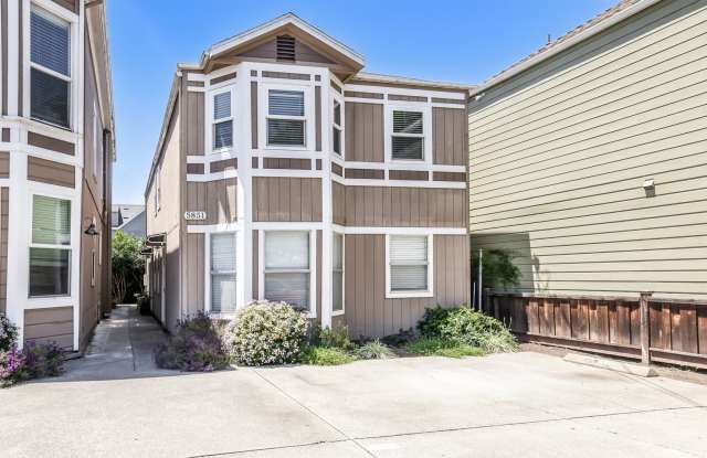 2 Bedroom Unit Available In Emeryville!