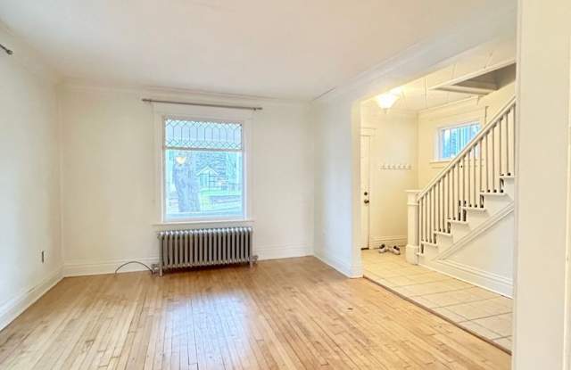 AVAILABLE December! - 3 Bed 1 Bath Home - With Fenced In Yard!