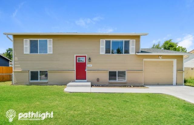 1520 Maxwell Street - 1520 Maxwell Street, Stratmoor, CO 80906