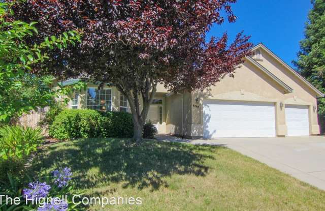 692 San Gabriel - 692 San Gabriel Street, Redding, CA 96003