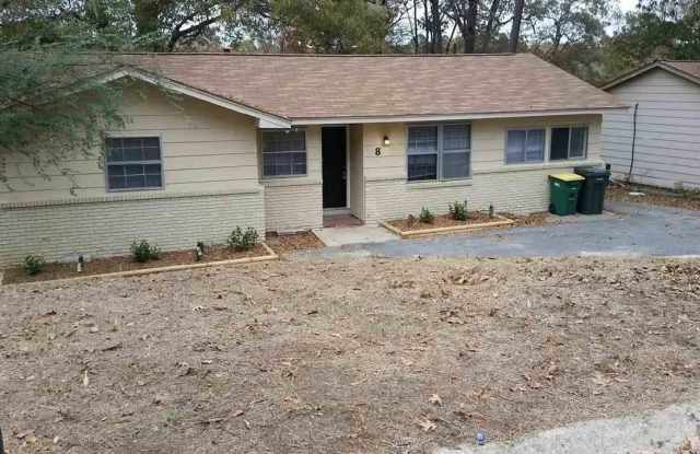 8 W Windsor Drive