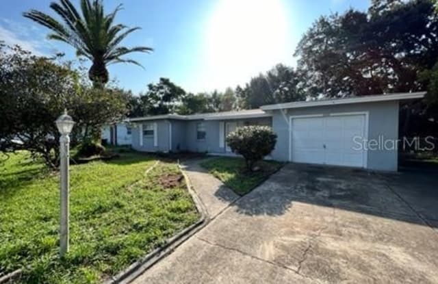 2049 JEFFERSON AVENUE - 2049 Jefferson Avenue, Deltona, FL 32738