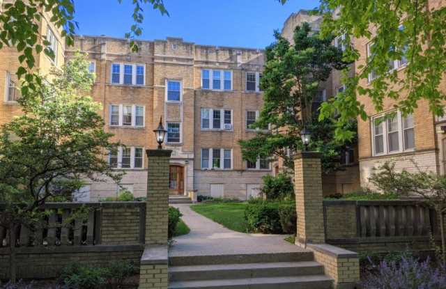 908 Reba Place
