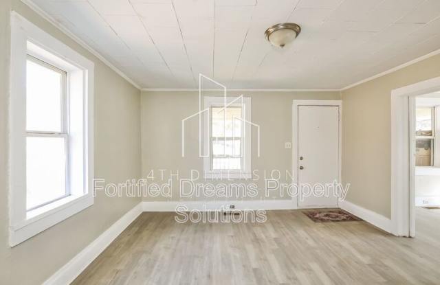 438 W 24th Street