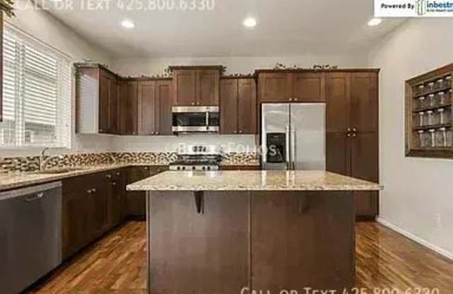 8119 175th Street East