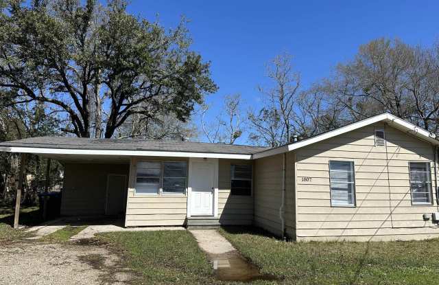 1807 Jackson Avenue - 1807 Jackson Avenue, Pascagoula, MS 39567