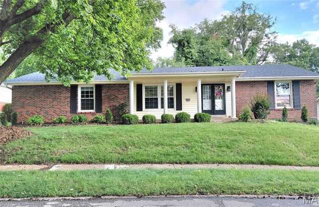 874 Hollyridge Drive