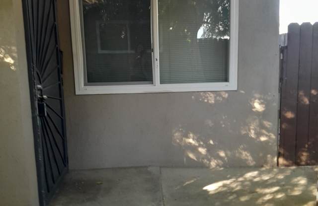4373 North Chestnut Avenue - 1