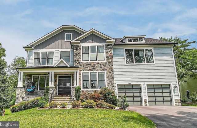 9908 BLAKE Lane