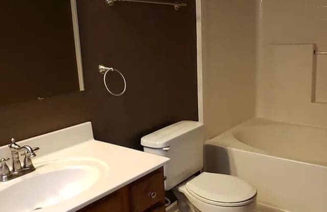 Room in 3 Bedroom Home at McGoogan Ln