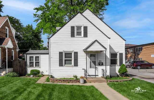 Perfect Single Family Home in Evergreen Park